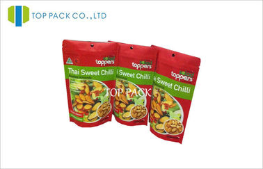 พิมพ์ด้านบนสีแดงยืนขึ้นแพ็คเก็ตกระเป๋าที่มีการแขวนหลุมกลมสำหรับผลไม้ Chips