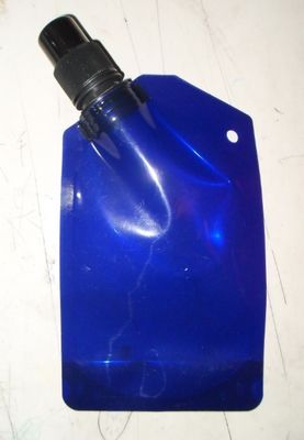 Blue 8 Oz Stand Up Pouch พร้อมพวยและหมวกบรรจุภัณฑ์ที่ยืดหยุ่นสำหรับเครื่องดื่ม