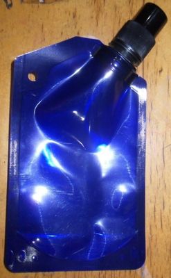 Blue 8 Oz Stand Up Pouch พร้อมพวยและหมวกบรรจุภัณฑ์ที่ยืดหยุ่นสำหรับเครื่องดื่ม
